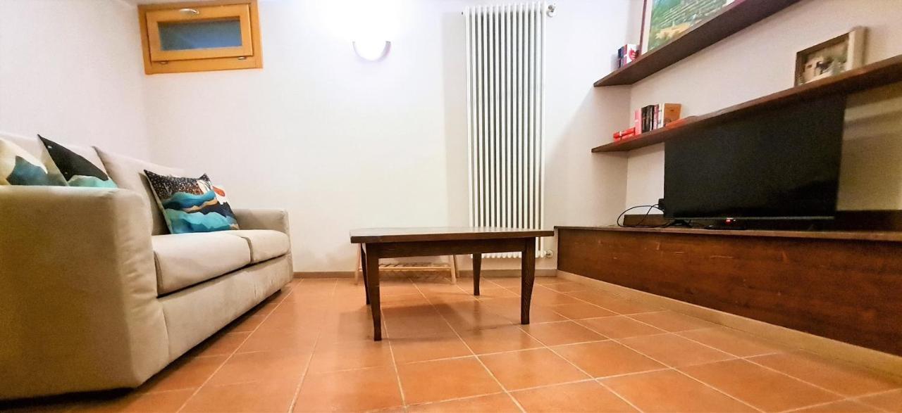 Appartamento Lo Scoiattolo أندالو المظهر الخارجي الصورة